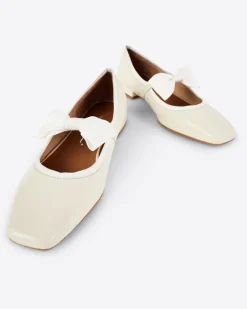 Intentionally Blank London Mary Jane - Creme^ Shoes