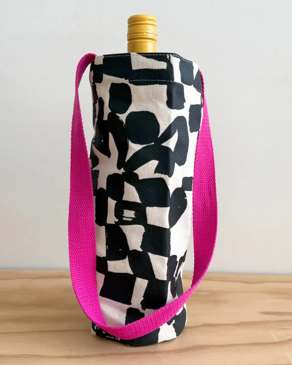 Jenny Pennywood The Checks Wine Tote - Black + Natural^ Bags